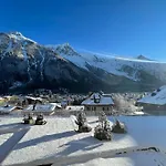 Champaign Powder
