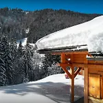Chalet Hollygotty - Ovo Network