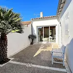 Maison Recente, A Proximite Du Port De La Flotte