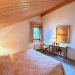 Appartement Skis Aux Pieds Avec Piscine Et Cheminee Au Centre De Meribel, 3 Pieces Pour 6 Personnes - Fr-1-180-137