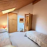 Appartement Skis Aux Pieds Avec Piscine Et Cheminee Au Centre De Meribel, 3 Pieces Pour 6 Personnes - Fr-1-180-137