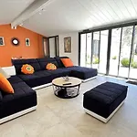 Magnifique Villa Avec Piscine Chauffee Au Centre Du Village