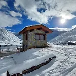 Studio Rond Point Des Pistes - Val Claret-18 By Interhome