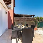 Holiday Home Les Lauriers By Interhome