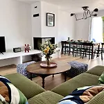 Superbe Villa Avec Piscine A 10 Min Du Centre