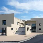 Studio Cabine Avec Loggia Vitree, A 100M De La Plage, Proche Commerces Et Activites A Sete - Fr-1-338-492