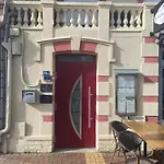 Laugann'S Home