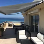 Penthouse Au Dessus De La Mer
