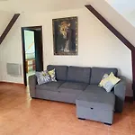 Appartement Situe Pres Des Plages Et Du Golf