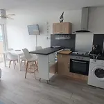 Appartement Avec Balcon, Vue Mer, Piscine, Parking
