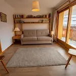 Appartement Fonctionnel Proche Des Pistes Et Commerces, Avec Wifi Et Parking - Fr-1-688-36
