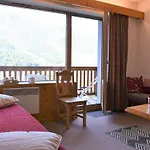 Studio Chaleureux Avec Balcon, Proche Telesiege Morel A Meribel - Fr-1-180-1