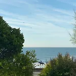 La Cabine De Leontine