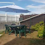 Maison Agreable A 300M De La Plage Avec Cour Et Tv, 3 Chambres, Pour 6 Personnes, La Tranche-Sur-Mer - Fr-1-476-200