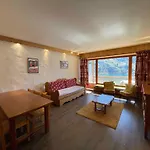 Appartement Renove Proche Pistes Et Commerces Avec Balcon - Fr-1-502-459