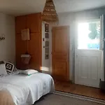 Maison De Pecheur Les Pieds Dans L'Eau Et Son Cabanon