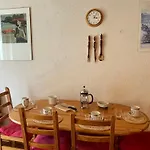 Charmant 2 Pieces A Meribel, Proche Des Pistes Et Commerces, Avec Terrasse Ouest, Pour 4 Personnes - Fr-1-411-144