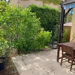 Maison Avec Jardinet, Piscine Commune A Lacanau Ocean