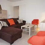 Bel Appartement Central Avec Piscine Chauffee, Balcon Et Terrasse - 3 Pieces, 70M², Parking Inclus - Fr-1-465-9