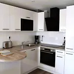 Appartement 1 Chambre, Garage, Acces Direct Plage - Fr-1-197-527