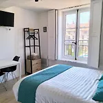 Mutum - Studios 2 Personnes Ou Duplex 5 Personnes , Idealement Places A 100M De La Plage