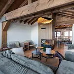 Chalet Entierement Renove Au Centre De Courchevel Village, Ideal Pour 10 Adultes Et 4 Enfants - Fr-1-562-50