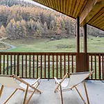Charmant Appartement Sur Le Front De Neige Avec Cheminee Et Sauna A Val D'Isere - Fr-1-694-216