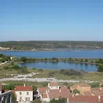 Charmante Maison De Ville Avec Jardin, Terrasse Et Terrain De Petanque