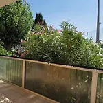 Studio Renove Avec Grande Terrasse Et Wifi A Balaruc-Les-Bains - Fr-1-553-230