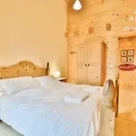 Grand Chalet Mitoyen, 10 Chambres, 20 Pers, Pied De Pistes, Garages, Wi-Fi, Linge Inclus! - Fr-1-391-114