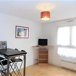 Studio Moderne Au Coeur De Saint-Jean-De-Luz, A Deux Pas De La Plage Et Des Halles - Fr-1-4-648