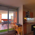 Studio Cabine Climatise Avec Terrasse, Piscine Et Parking Prive - Fr-1-472A-140