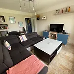 Appartement Spacieux. P Gratuit.Plage A 13 Min