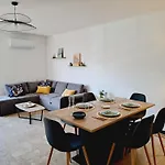 Spacieux Appartement Avec Balcon