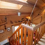 Chalet Chaleureux Pres Du Centre Avec Cheminee Et Vue Montagne - Fr-1-688-4