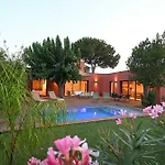Maison B
