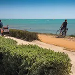 Les Pieds Dans L' Eau