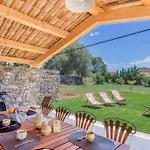 Superbe Villa Contemporaine: Piscine Et Vue Mer