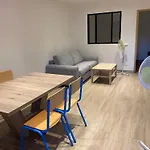 Appartement Ou Studio En Hyper Centre, Pour La Plage Et La Rue Pietonne Il Suffit De Traverser La Rue , Voir La Photo Principale