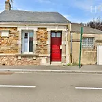 Maison De Surfeurs, Idealement Situee