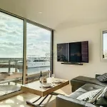 Le Yacht Yourhosthelper