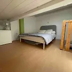 Maisonnette Rdc + Mezzanine Au Bord De L'Etang