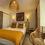 Hotel Le Neptune En Camargue