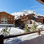 Appartement De Prestige Avec Terrasse Sud, 2 Chambres Et Parking Au Coeur De Val-D'Isere - Fr-1-694-202