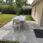 2 Maisons De 3 Et 2 Chambres Avec Grande Piscine Commune