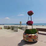 Chez Isabelle Et Virgile Bel Appartement, Avec Vues, A 50M De La Plage