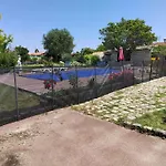 Villa 7 Chambres Avec Grande Piscine A 600 M De La Plage