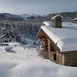 Chalet Le Cairn - Unique Ski-In Ski-Out Location!