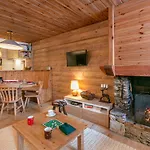 Elegant Appartement Renove Avec Wifi Au Coeur Du Vieux Val-D'Isere, Proche Des Pistes Et Commodites - Fr-1-694-313