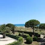 Studio Cabine Climatise Avec Piscine Et Parking, Acces Direct A La Plage - Fr-1-753-17